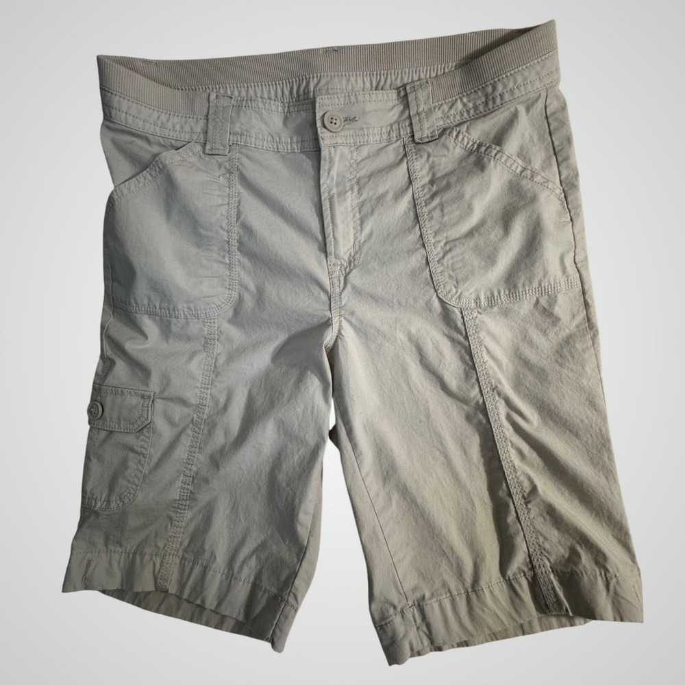 St Johns Bay Womens Cargo Shorts Size 8 Beige Stretch Comfort Waist Utility
